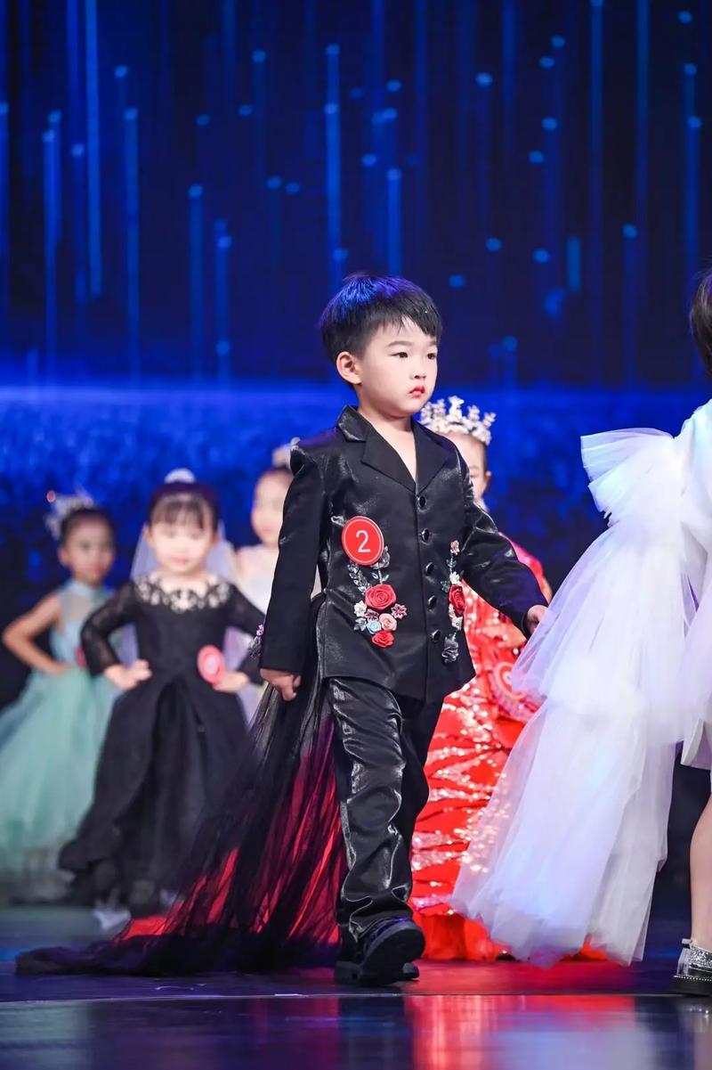 幼儿走秀视频教学视频2026