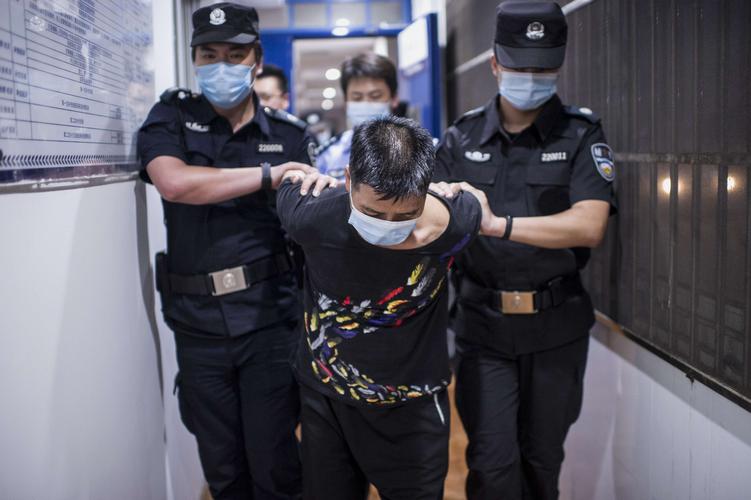 警察抓捕现场视频2026