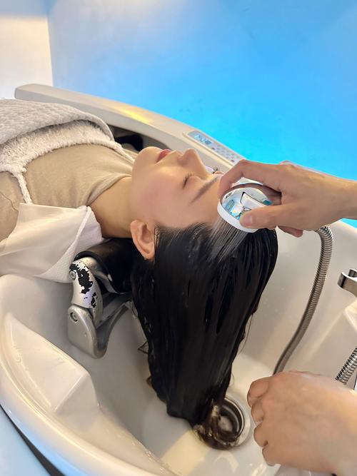理发店洗头手法视频2026