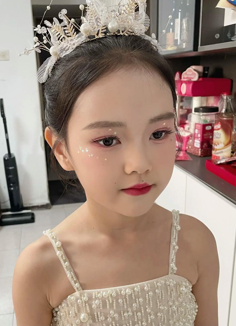 孩子演出化妆视频2026