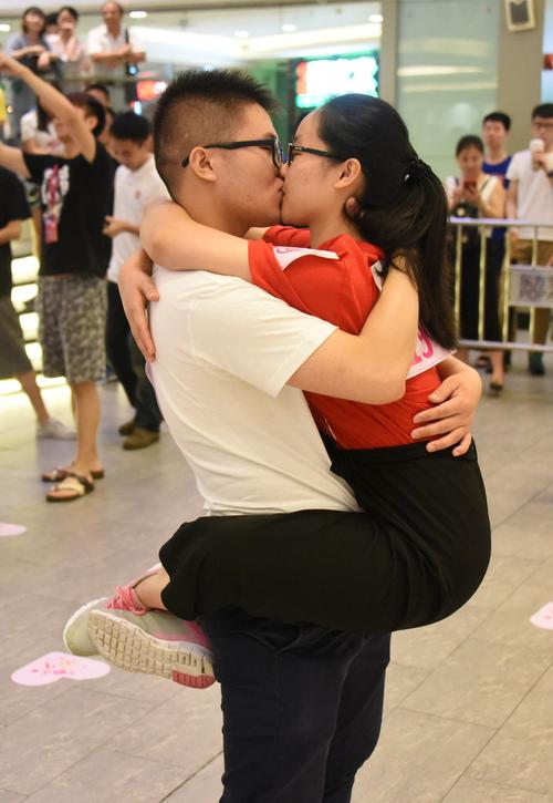 七夕接吻大赛视频2026