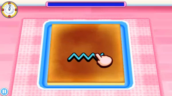 小心地将蛋糕卷起来